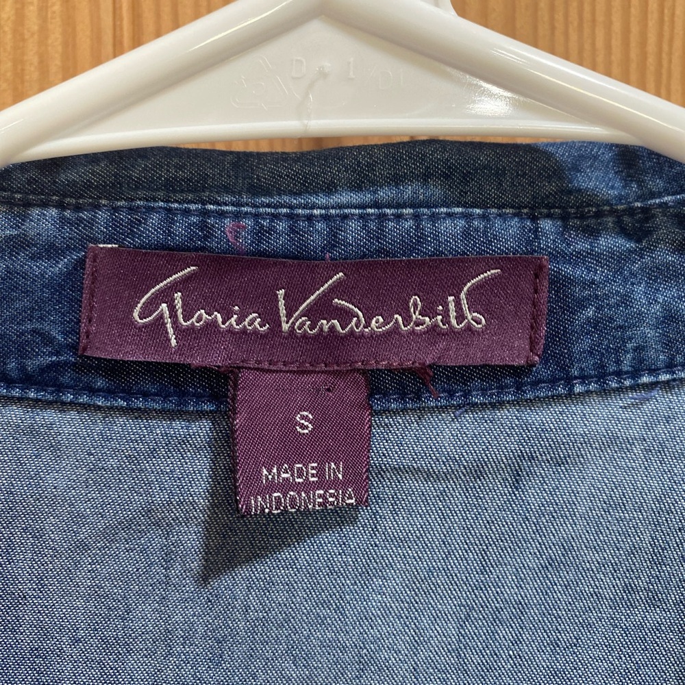 Gloria Vanderbilt Classic Blue Straight Leg Jeans - Picture 4 of 10